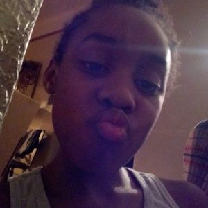 Meet your Posher, Lydia